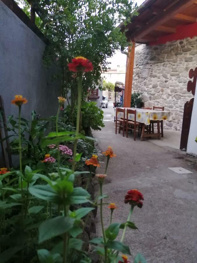 B&B Daddanca Ales ภายนอก รูปภาพ